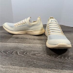 Athletic Propulsion Lab APL Running Shoes Mens Sz9  Techbloom Breeze Vanilla New